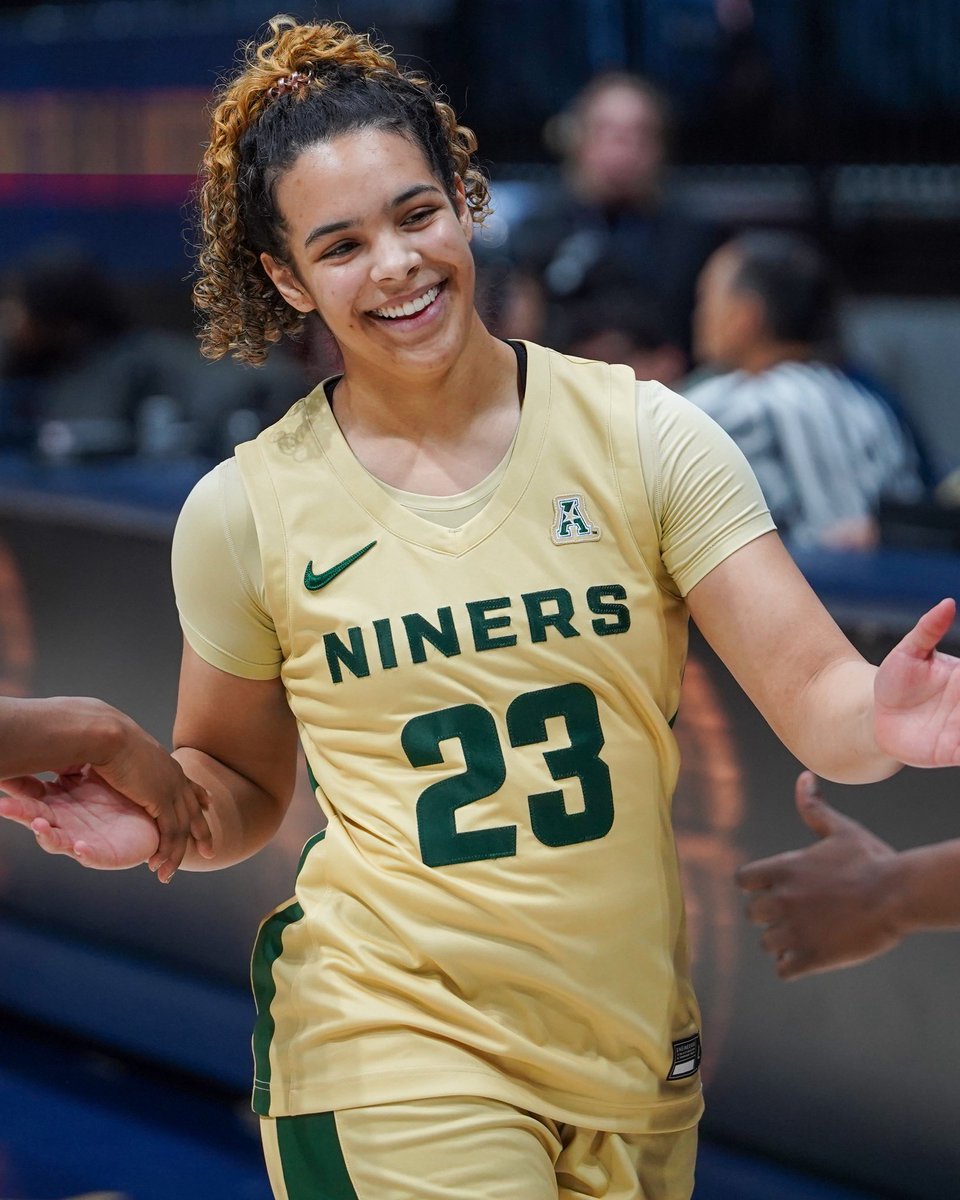 𝐂𝐡𝐚𝐫𝐥𝐨𝐭𝐭𝐞 𝟒𝟗𝐞𝐫𝐬 𝐃𝐞𝐛𝐮𝐭 💚

<a href="/lilskydiggy4/">McKenzie Graves</a> _ scored her first point as a 49er in the win last night over Oakland! 🤙

#R2TG ⛏️ x #OurTurn