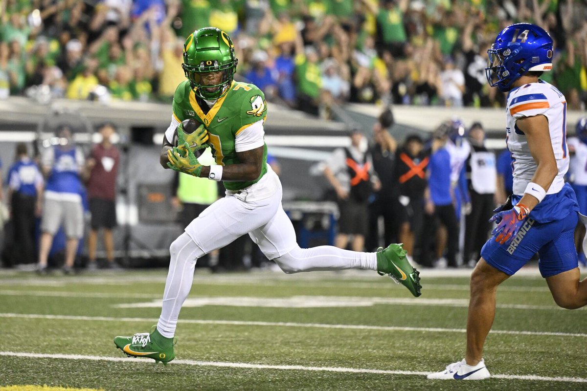 DLFootball's tweet image. Curious about the future #dynasty stars? Take a look at our #devy rankings for 2026 draft-eligible players --&amp;gt;

dynastyleaguefootball.com/dynasty-devy-r…