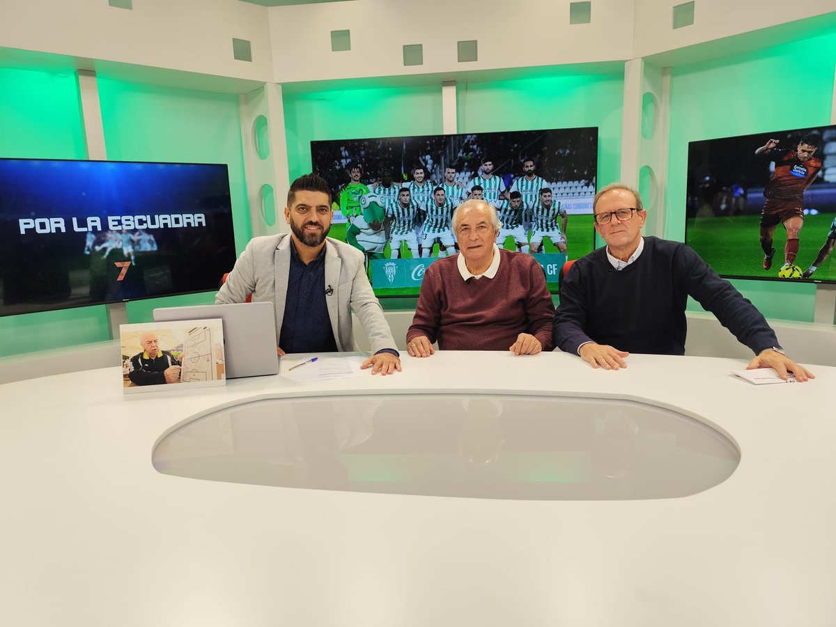🟩⬜🟩 Veteranos de lujo hoy con <a href="/Rafaperalbo/">Rafa Peralbo</a> en #Porlaescuadra 
Analizamos el pésimo arbitraje del <a href="/CordobaCF_ofi/">Córdoba CF</a> con <a href="/veteranosCCF/">Asoc. Veteranos CCF</a> y <a href="/reobrero17/">Rafael Escobar Obrer</a> <a href="/eldelcochevideo/">Juan Antonio</a> <a href="/alexlopez_91/">Alex López</a> <a href="/alvaro_fragero/">Álvaro Fragero</a> <a href="/donchurrascos/">@DonChurrascos</a> <a href="/Pedrito_cordoba/">Pedro Navarro</a>  y <a href="/juradocalero_/">Samuel Jurado</a> 

📺 21.30h