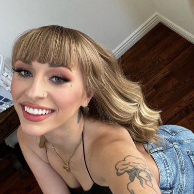 EHelper32599's tweet image. #NewProfilePic