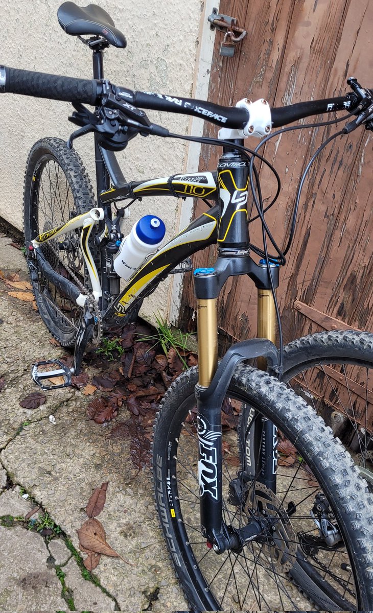 PuffaJones's tweet image. What a fantastic donation!
Three bikes in superb condition that will make Christmas very special for their lucky new owners
 
Thank you so much for your support and kindness.
❤️ 

#freebikes4kids #community #cycling #mtb #charity
#giving #KindnessMatters 
#MentalHealthMatters