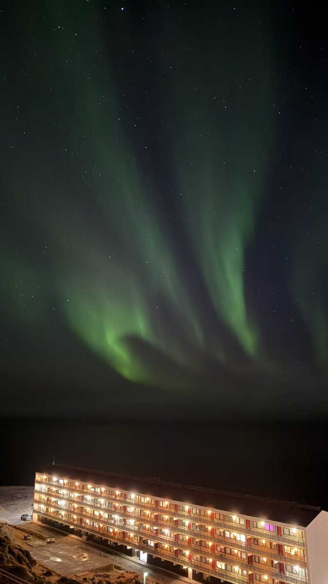 The stars, northern lights, and mist create a beautiful contrast. Wishing you all a lovely evening from Nuuk, Greenland 🇬🇱

November 15, 2025 (7:55pm)
Temp: -1°C.