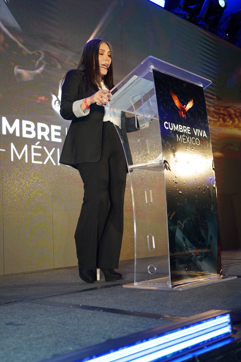 Cumbre Viva México tweet media