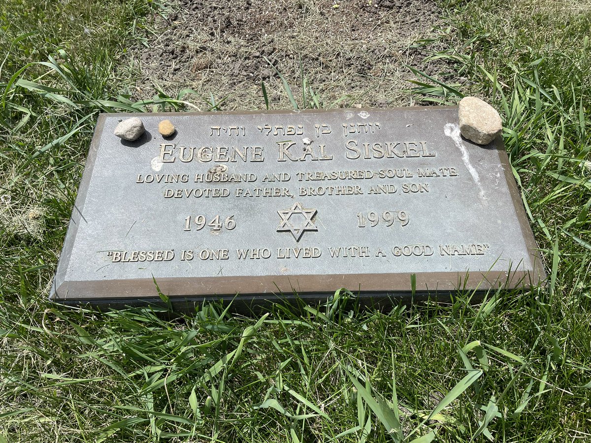 GraveChicago's tweet photo. @vanishedchicago @Chicago_History @PeteKastanes Buried in Norridge IL https://t.co/ylK8J1fFcu