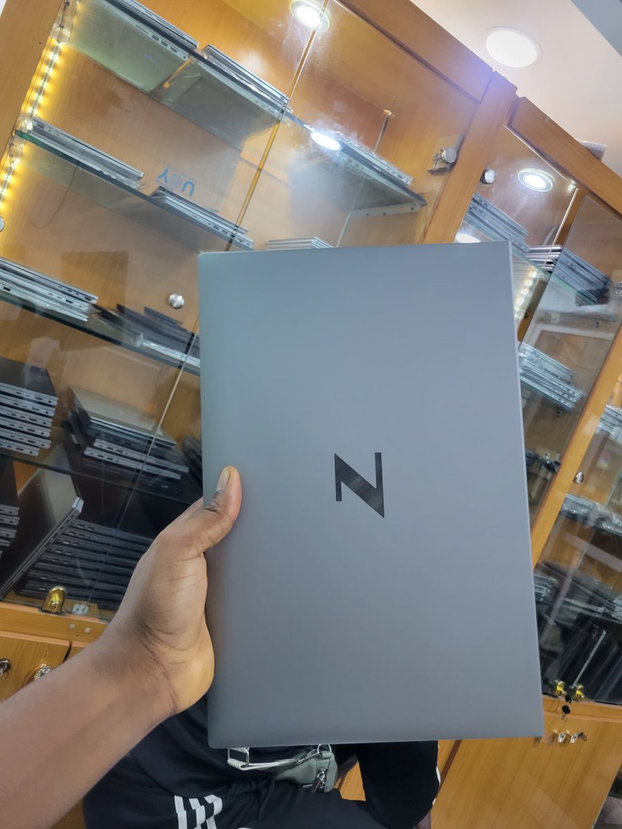 jextoracle's tweet image. Manifesting a new laptop for my online class 🙏🙏