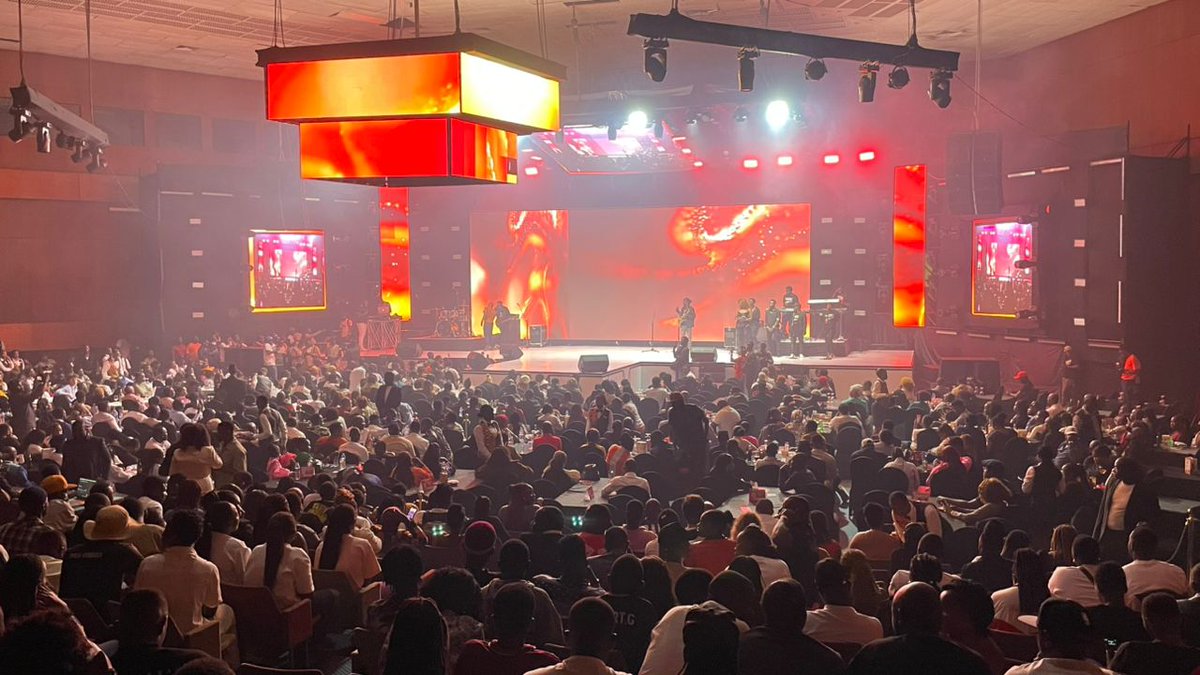 BugandaKingdom_'s tweet image. Omulangira David Kintu Wasajja y&apos;omu ku bantu abaddewo ku Serena Hotel okuwagira omuyimbi Mikie Wine ng&apos;ajaguza emyaka 15 mu kisaawe ky&apos;okuyimba.