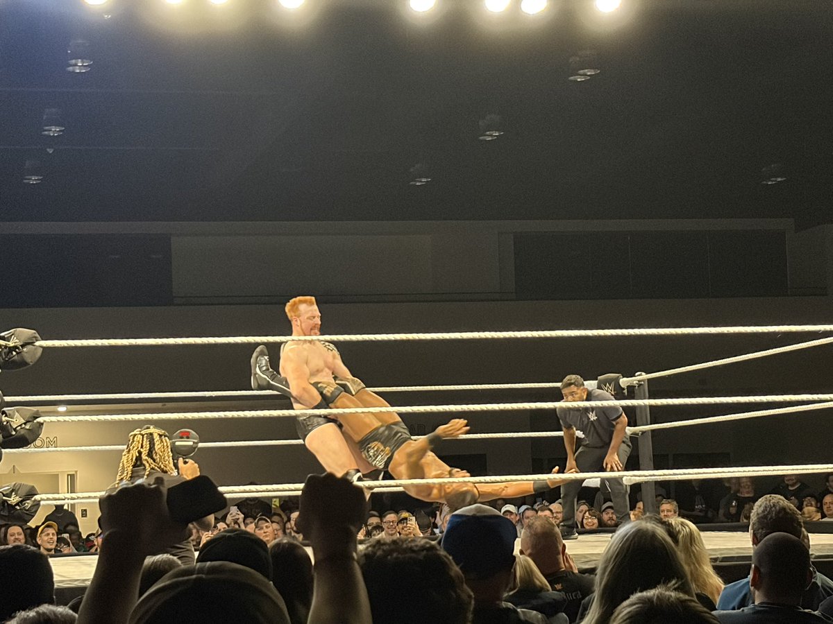 Great show last night in Green Bay! Who’s coming to #NXTchicago tonight?! #wwenxt