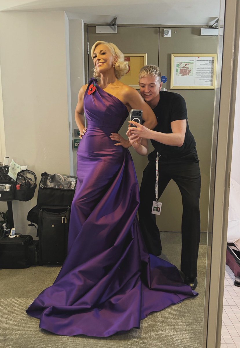 hannah waddingham purple dress 📷