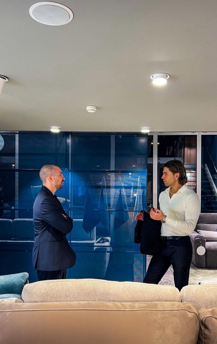 lorealesluca's tweet image. Inauguración... de Dondi Arrida..
Con Luca 
#LucaOne15N
#LoRealEsLuca❣️
#TeamLuquista 
#SiempreContigo 
#ONE11