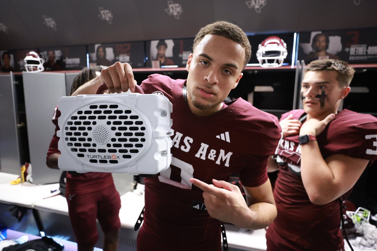 AggieFootball's tweet photo. Victory vibes

#GigEm | @TurtleboxAudio https://t.co/OJ5Dplpdk6