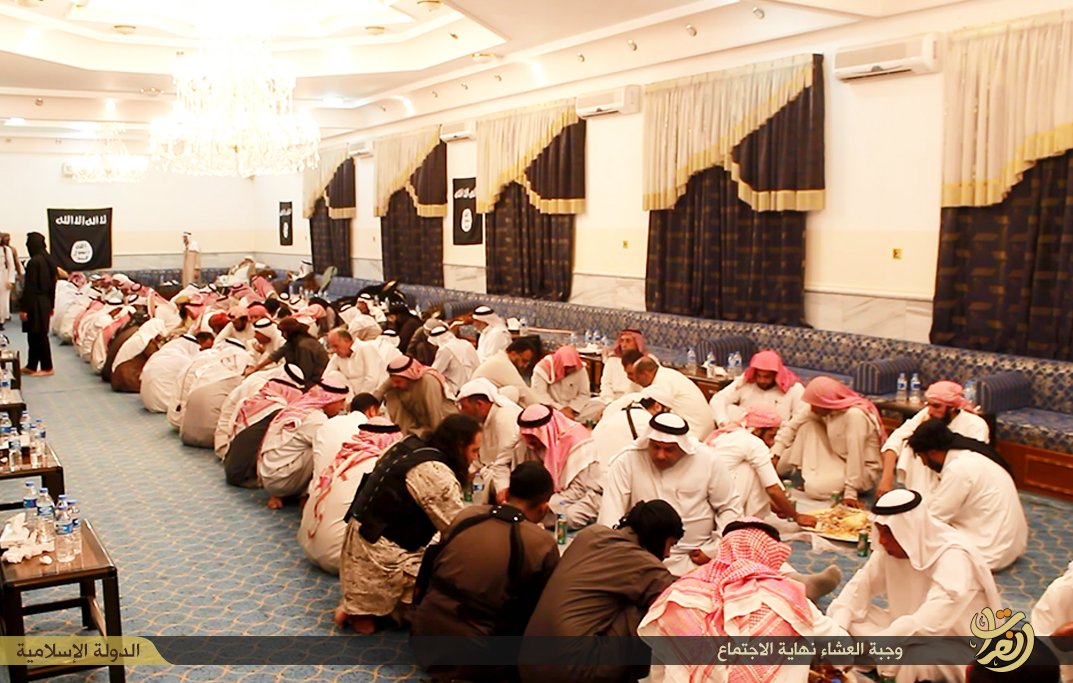 Anmar23bk's tweet photo. @sjd_aljubori تذكرين لو ناسيه
عمي اسكتوا لخاطر حسنه ملص https://t.co/Hb90viwgvH