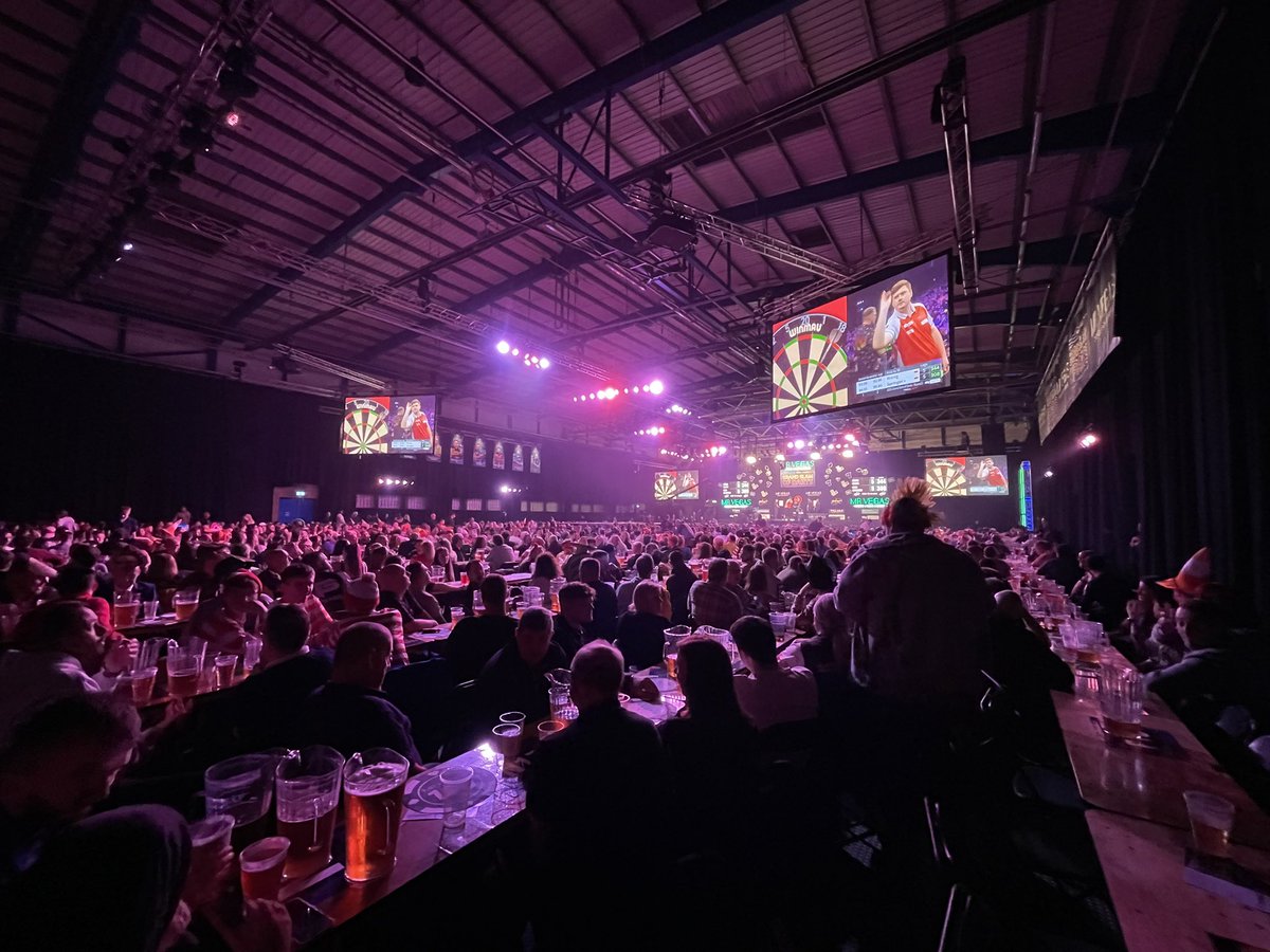 Ashley Saunders tweet media