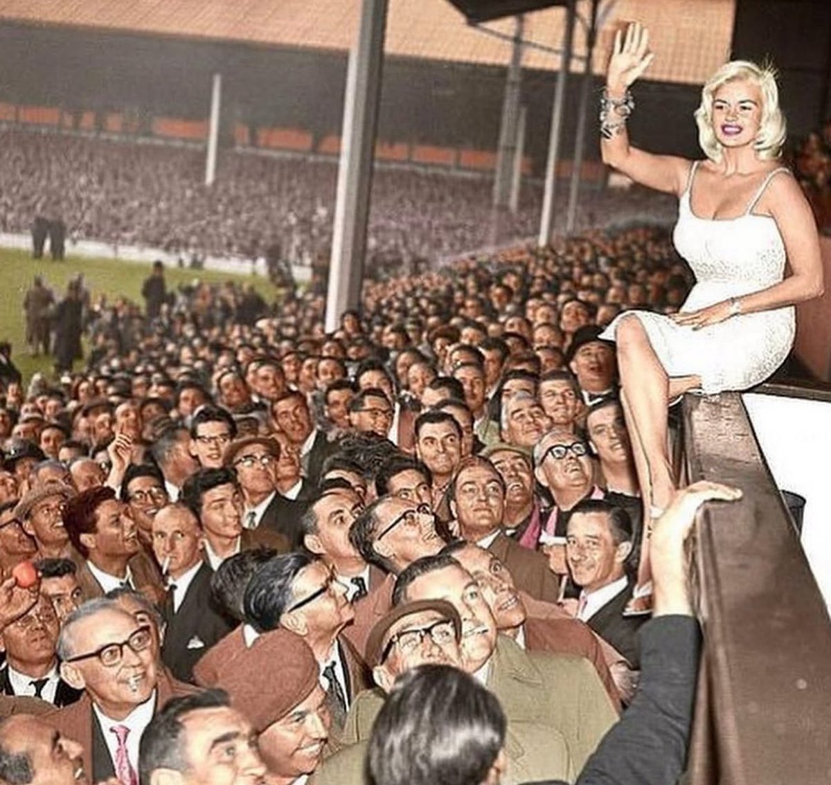 Love this photo. Just look at them smartly dressed chaps looking very happy. #COYS #THFC