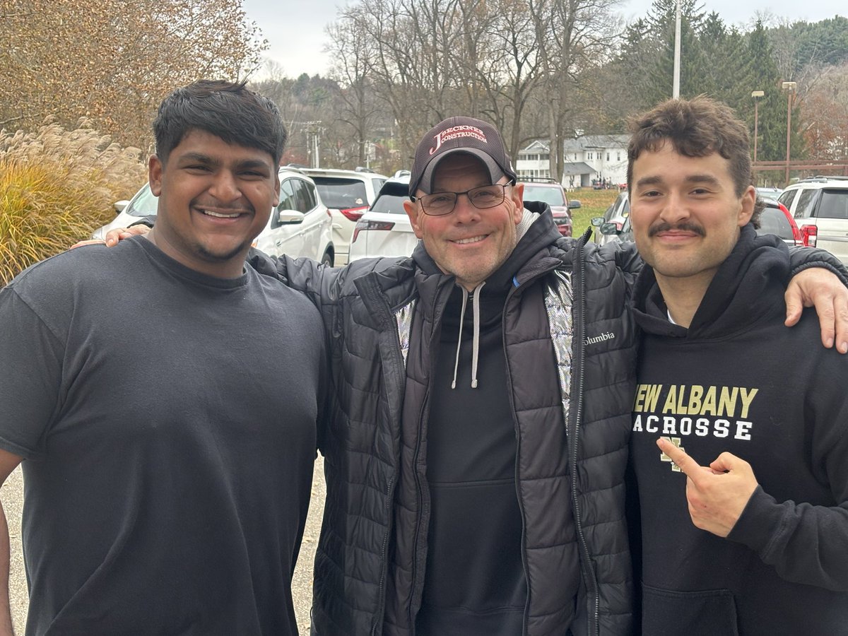 Had an opportunity to watch and hang out with some former <a href="/NewAlbanyFB/">New Albany Football</a> “Dawgs” today! Congrats to
<a href="/FBCoachTJ/">Travis James 🇺🇸</a> and <a href="/JCUFootball/">John Carroll Football</a> for their conference championship and good luck in the playoffs! You wanna win championships recruit <a href="/NewAlbanyFB/">New Albany Football</a> !!!