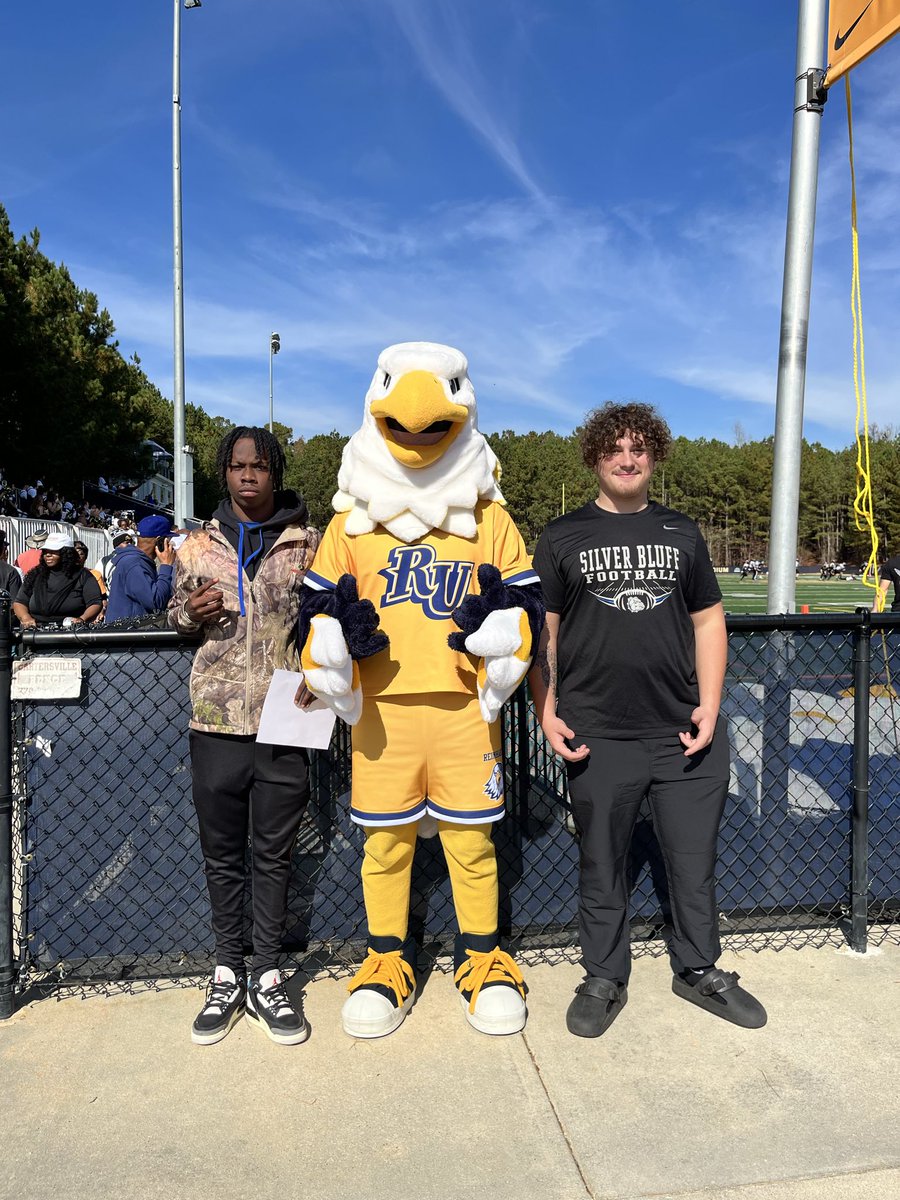 Adriangray55's tweet photo. Had a great game day visit with my boy @TrellisRiley2 at @ReinhardtFB thank you coach @robarmstrong41 for the invite 
@bigneal51 @coachmccloud3 @G_Yeldell7 @coach_cavery https://t.co/2s2vHpHCnF