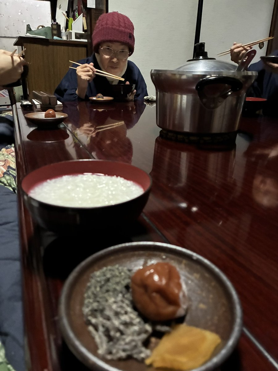 あんじゅ　が　

なかまに　ひきいれたそうに

こちらを　みている