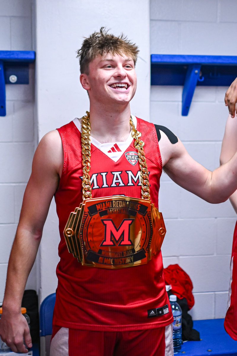 MiamiOH_BBall's tweet image. Big shots + big boards

EGB chain @EvanIpsaro 
Bubble signature @AntwoneWoolfol1 

#UnFinishedBusiness || #MiamiMindset || #RiseUpRedHawks