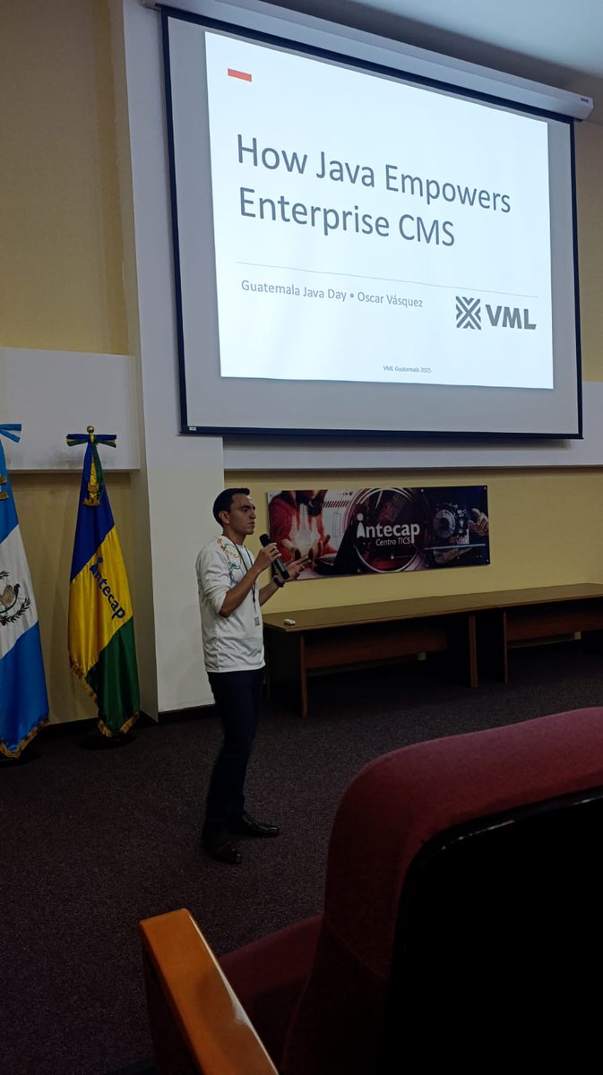 guatejug's tweet photo. How Java empowers enterprise CMS, con Óscar Vásquez de VML Guatemala.

#JConf #JConfGt2025 #Java #CMS #VML https://t.co/MXZtiv6Jdc