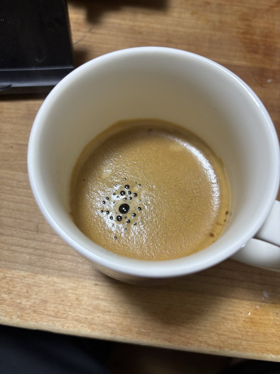 EZ020107's tweet photo. おはようございます！
寒めの朝ですね〜
コーヒー飲んで着替えて出るか〜 https://t.co/dmRFCEXfsu
