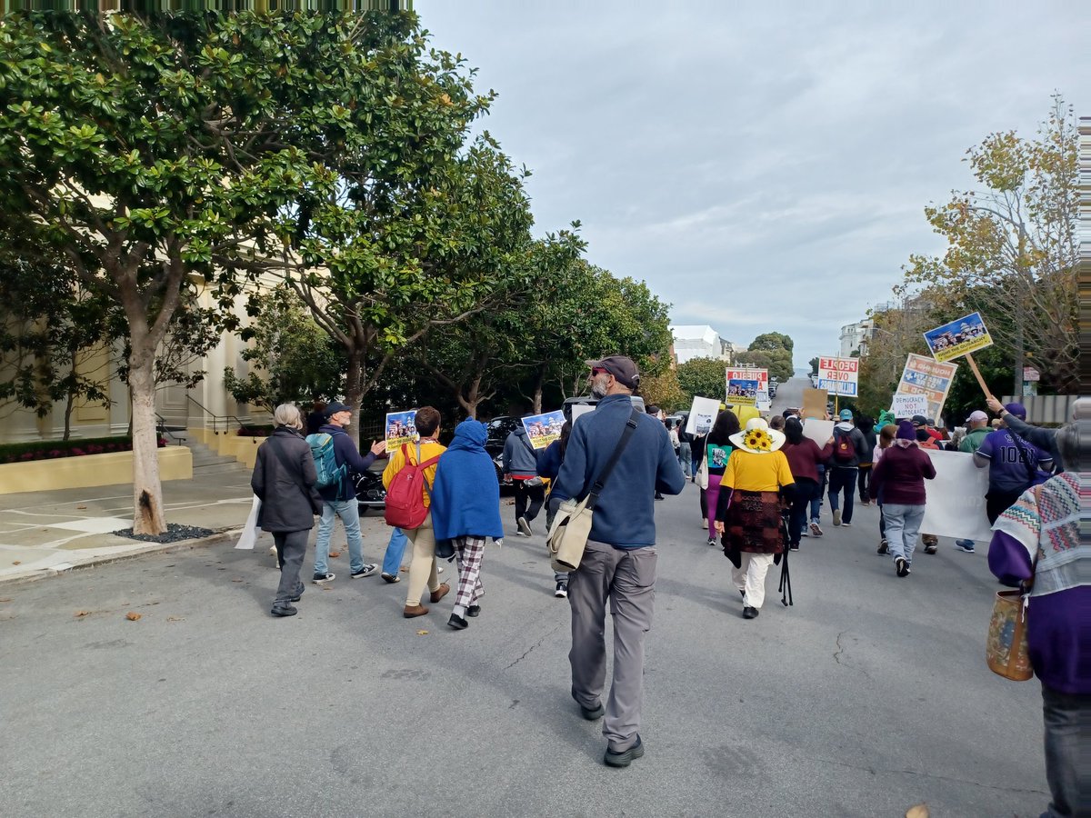 Defund the Billionaires rally. We marched to "Billionaire Row" (Broadway).<a href="/maddow/">Rachel Maddow</a> <a href="/RonFilipkowski/">Ron Filipkowski</a> <a href="/IndivisibleTeam/">Indivisible Guide ❌👑</a> <a href="/womensmarch/">Women's March</a> <a href="/DavidSacks/">David Sacks</a>
