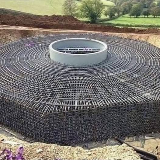 JohnLeePettim13's tweet image. 170 ton of metallurgical coal needed to produce all of the steel used for that one turbine. 140+ cubic metres of concrete need for that base. Put simply, clean energy is a dirty affair.