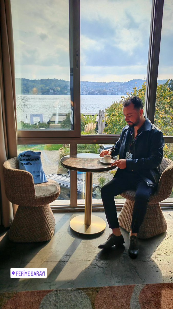 İKSV'nin Ortaklaşa adlı programına davetliydim. Üç yil boyunca Kültür Politikaları üzerine konuştuk. Ve kapanışı İstanbul'da gerçekleştirdik. Her zamn olduğu gibi yine harikaydı...
#iksv #feriye #sarayı #İstanbul #kültür