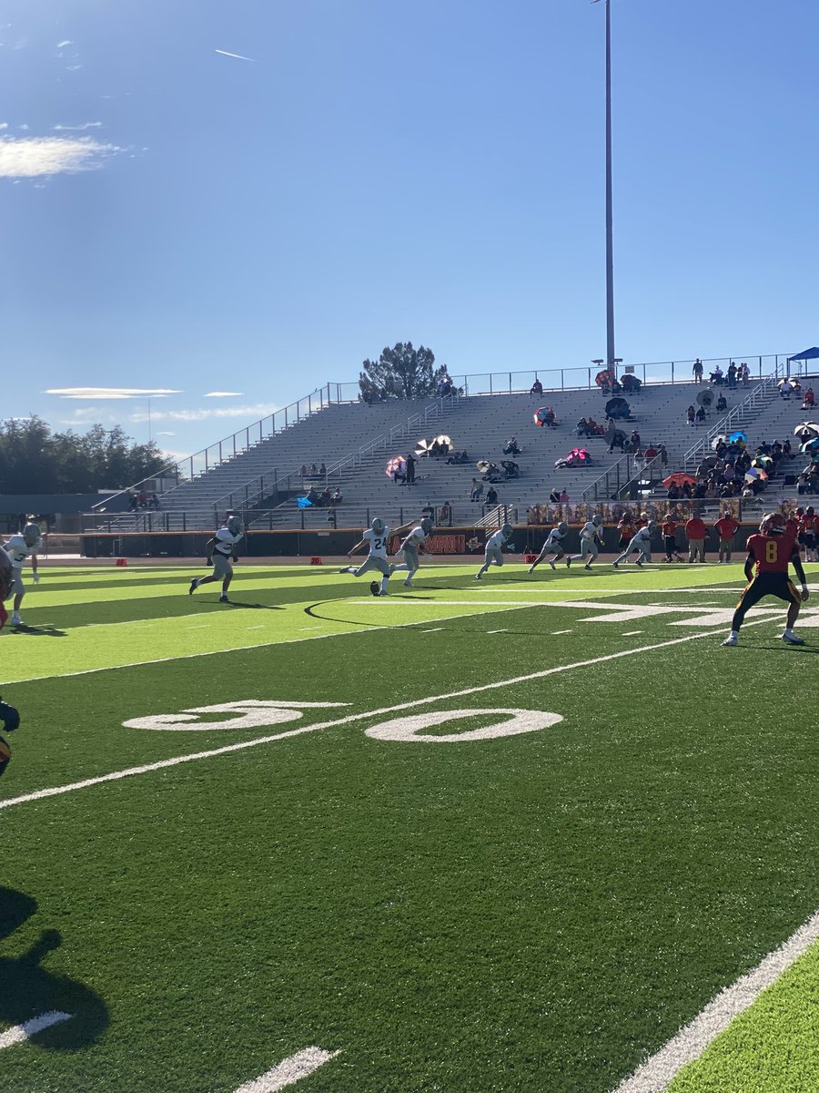 LCHS_MTapia's tweet image. That’s the start of the 2nd half. Let’s go Bears 🐻 
#Walc