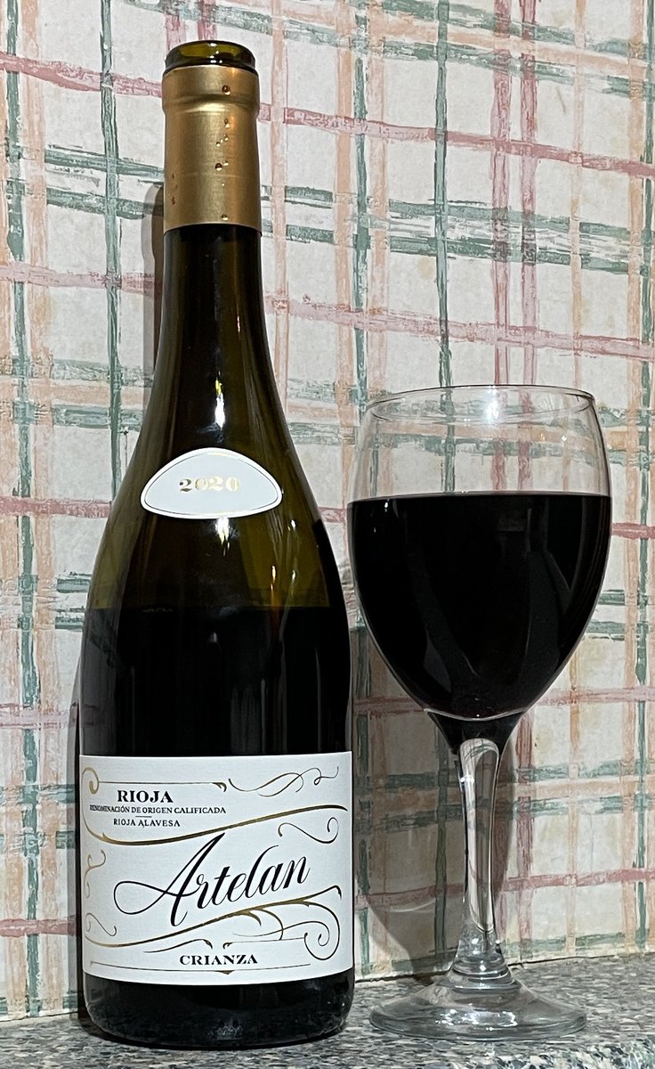 bigandfruity's tweet image. Well it is a Saturday night - so a good wine required! Artelan Rioja Crianza 2020 Spain is chosen - from @NakedWines #wine
