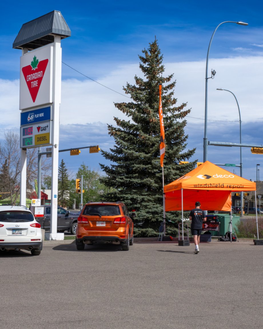 Orange tent, quick fix, right where you shop. 🧡

Think Orange. Save Your Windshield.™

#ThinkOrange #DecoTents #WindshieldRepair #DriveSafe #DecoDifference