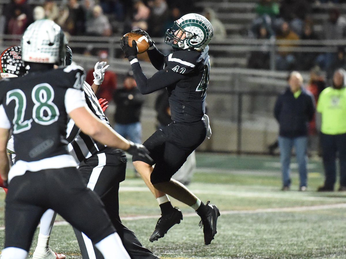 mpcabrey's tweet image. #FOOTBALL: Pennridge holds on to edge Coatesville, advance to District 1-6A final (By @mpcabrey) @PHS_RAMSFB  thereporteronline.com/2025/11/15/foo…