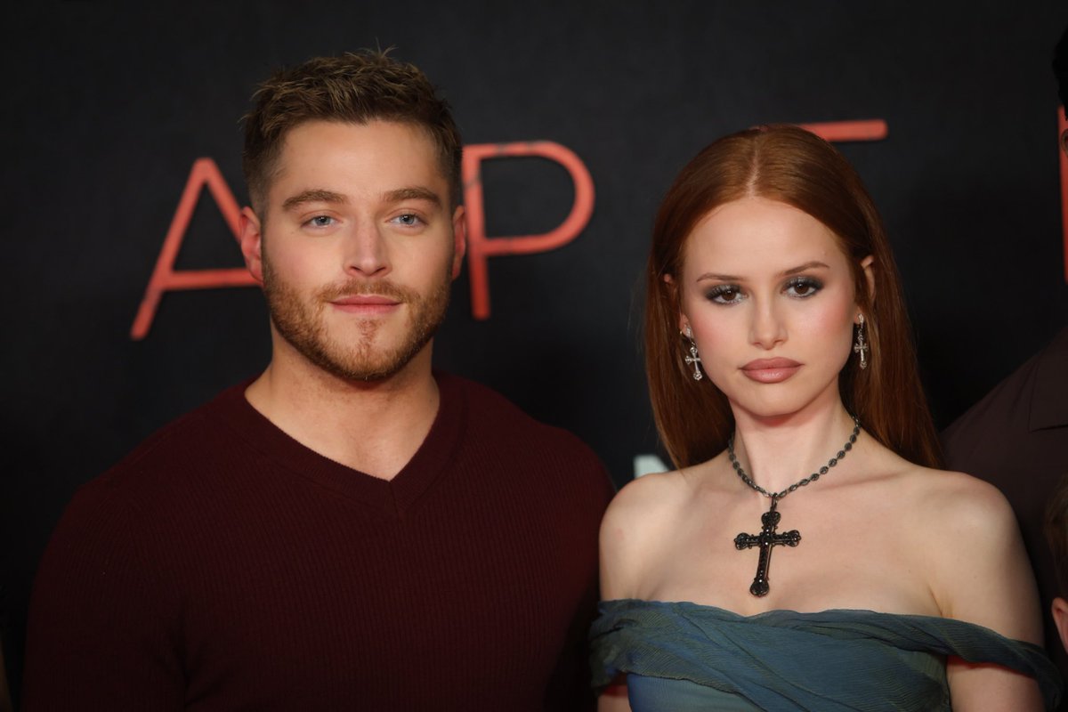petschbrs's tweet photo. Novas fotos de Madelaine Petsch no tapete vermelho da premiere de “The Strangers: Chapter Two”, em Los Angeles. (16/09) https://t.co/U5DY5dz1XQ