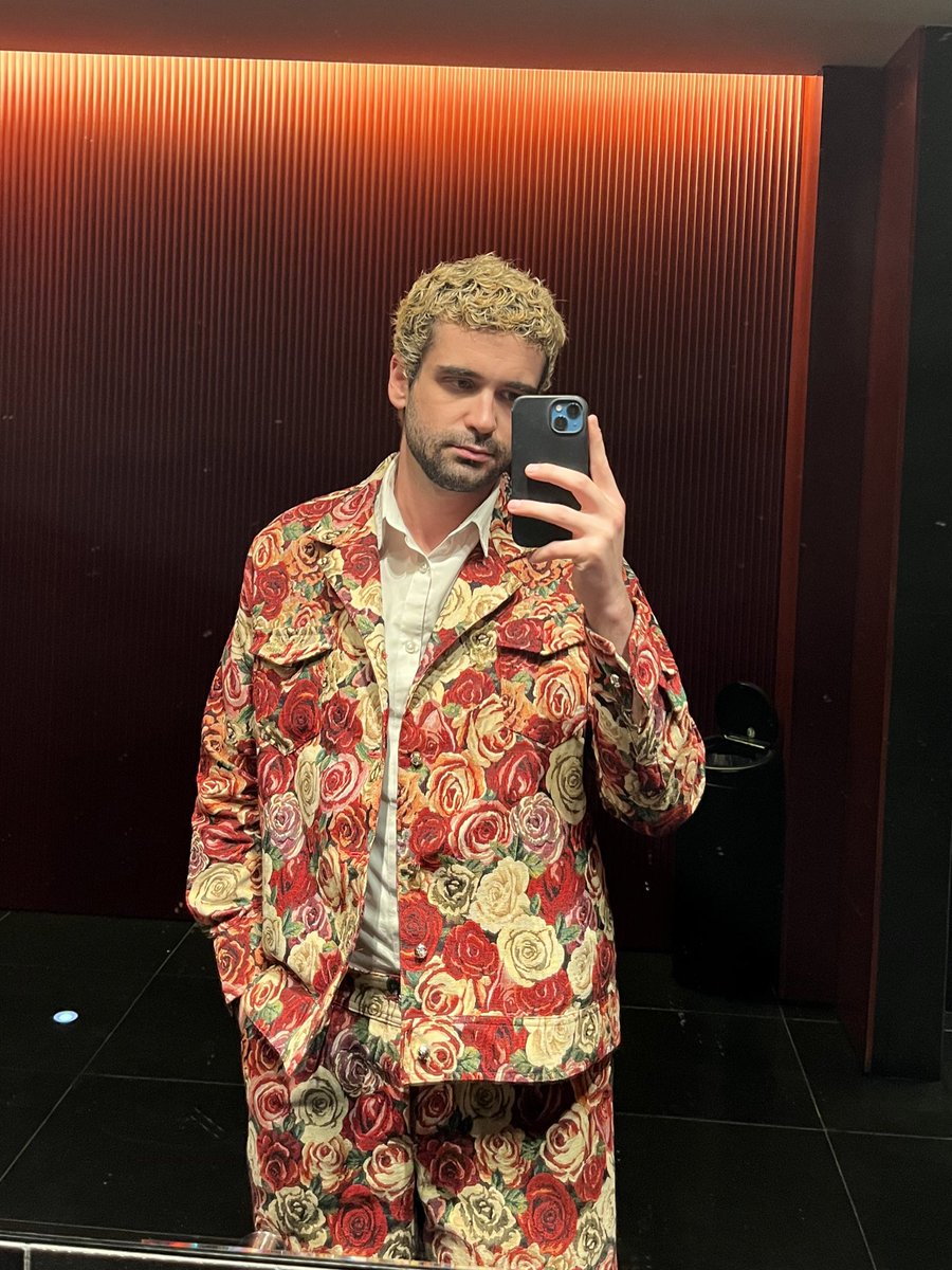 de ayer antes de atracar todos los premios chulos del sorteo de la cena de empresa