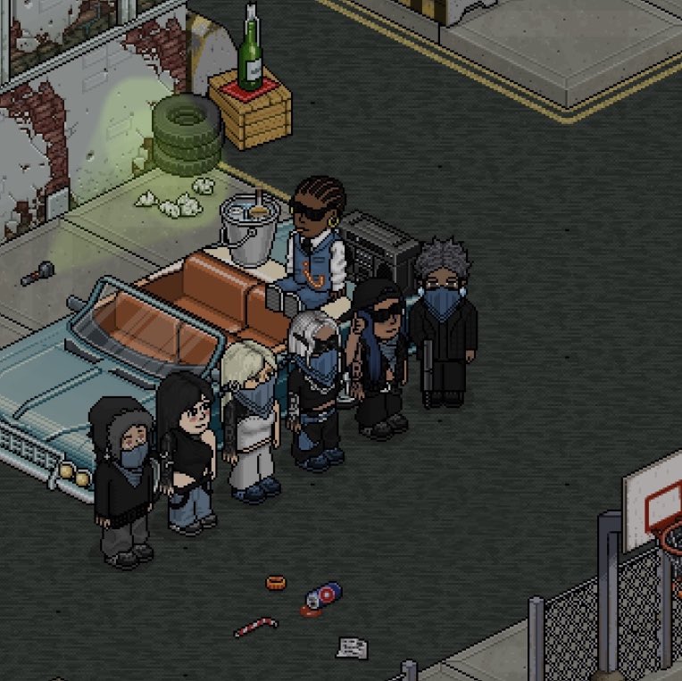 Bumpin and grindin like a slow jam, it's Westside 🔥💙

E a Crips baby