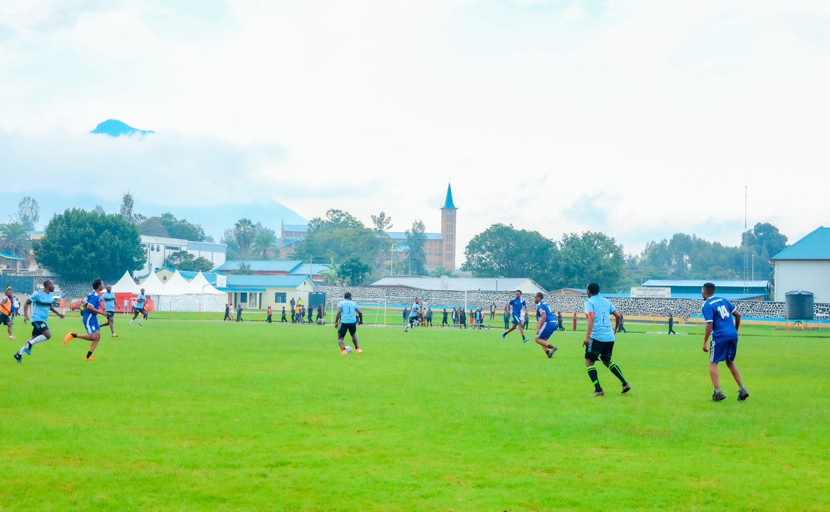 Kuri Stade Ubworoherane habereye umukino wahuje ikipe y'Inyangakugoma za Musanze n'ikipe y'abakinnyi ba Filime Nyarwanda, warangiye ku ntsinzi ya Musanze y'ibitego 4-2. Umuyobozi w'Akarere <a href="/NsengClaudien/">NSENGIMANA Claudien</a>, uwa <a href="/MasharikiFest/">Mashariki African Film Festival</a> n'uhagariye <a href="/Rwandapolice/">Rwanda National Police</a> nibo batangije uyu mukino.