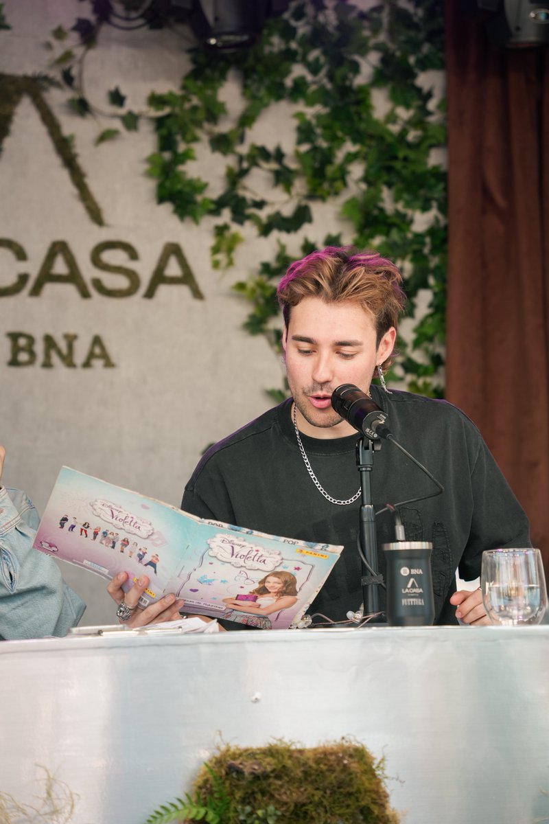 Me entró un VIOLETTA en el ojo 🥺 <a href="/JorgeBlancoG/">Jorge Blanco</a>
