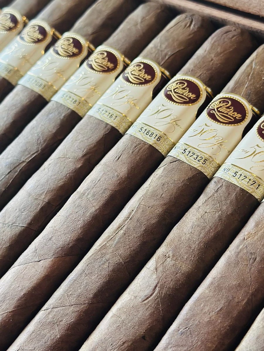 CigarGrail's tweet photo. Padron 50th Anniversary 💨 Absolute perfection 🫰🏼 https://t.co/xzzEGFDcmY