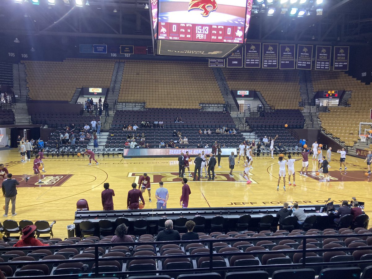 KTSWSports's tweet photo. We are less than 10 minutes from @TXStateMBB taking on @TSUMensHoops here in Strahan Arena Stay Tuned to KTSW as we will have live updates here for you!
#KTSWSports 📻 | #TXSTMBB 🏀 | #EatEmUp 😼 https://t.co/AC6xuxHVIT