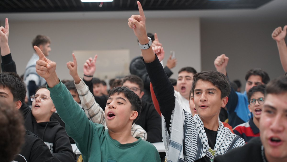 ☪ OKUL BAŞKANLARI EĞİTİM KAMPI | KUDÜS GRUBU

🔻 Liseli Olmayan Giremez!

#BizSevdalıyız #FetihNesli #YollarSenindir