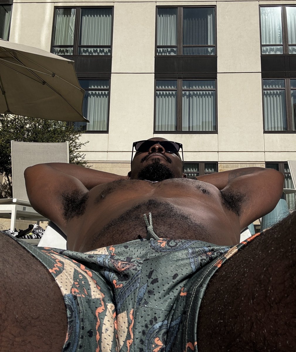 I need some poolside head and hole