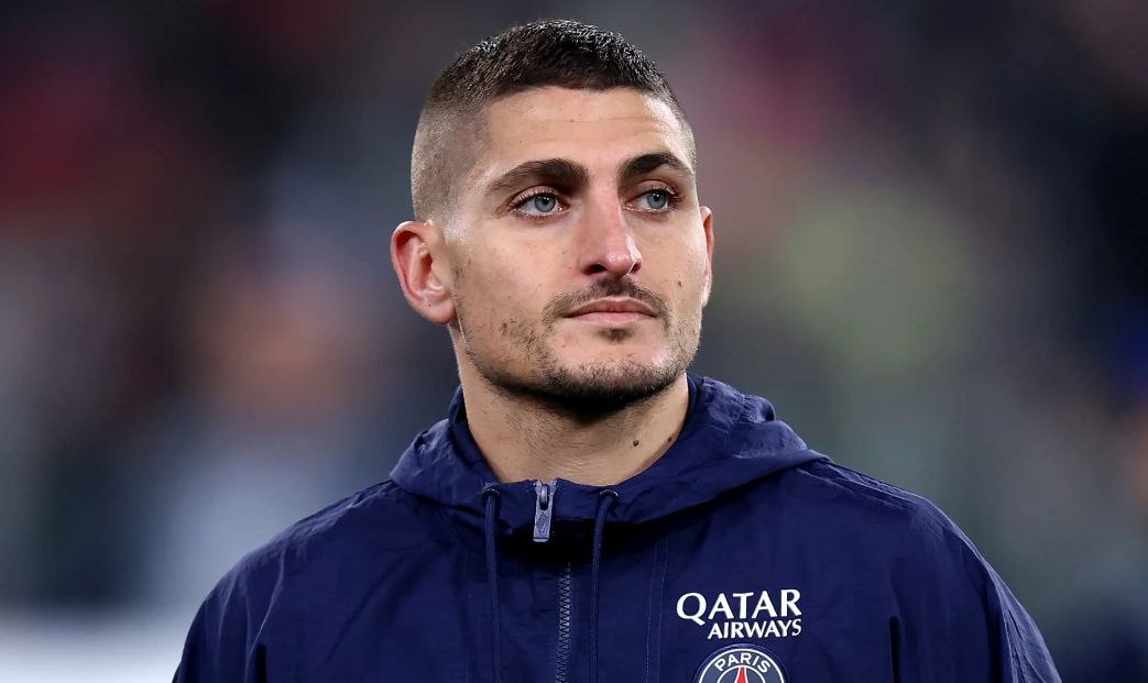 BizarreFootyTax's tweet image. Marco Veratti: "The referees always favour Lionel Messi. He can make a foul, point fingers to the ref face and the ref won't give him a card."