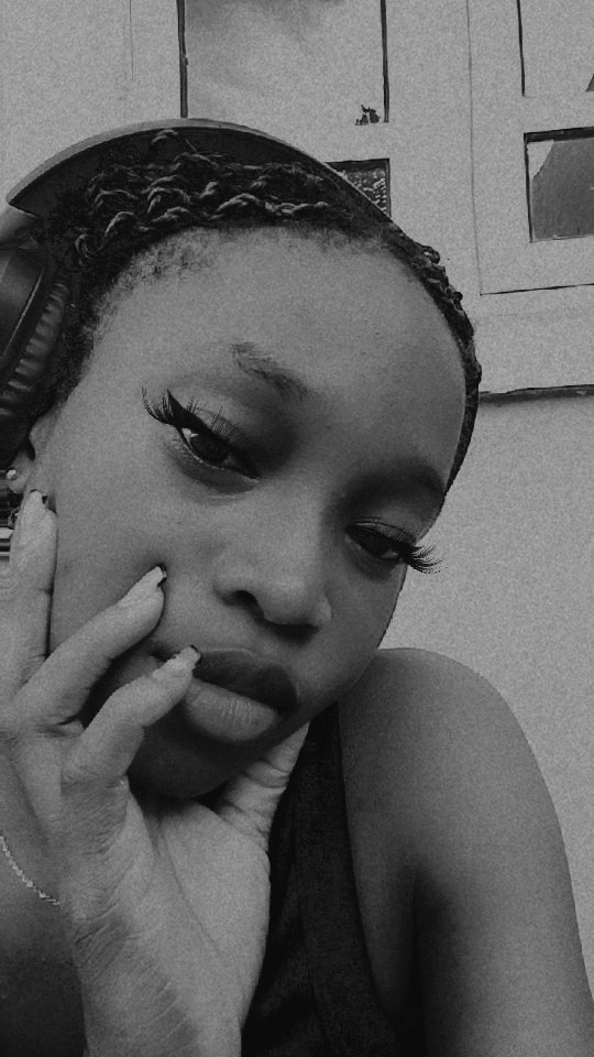 rotimiDeborah2's tweet image. Day 15, How&apos;s the weekend going at your end? Allow we to introduce,
The face and brain behind Tifeh_writes.
#writersoftwitter #WritingCommunity