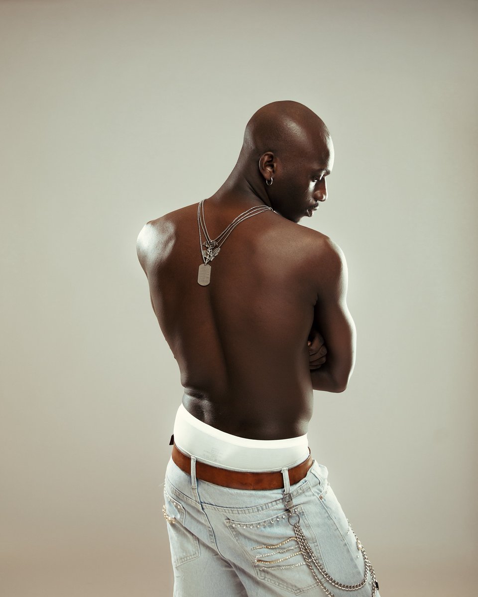 tomiwawyd's tweet image. IN THE GENES by Tomiwa Daniel 

Ft @/_t1t1t1
Styled by @/4korede
Shoes Design: @BeezyOsha 
Graphic Direction: @salltherager