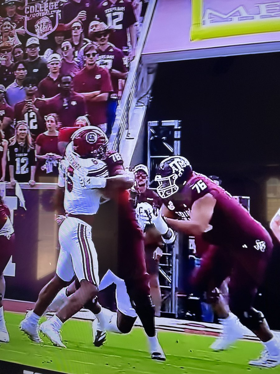 T_Rawls10's tweet photo. @jhovey34 Gonna be tough if the refs allow this all game 🤦🏼‍♂️ https://t.co/pbjjtbrFe3