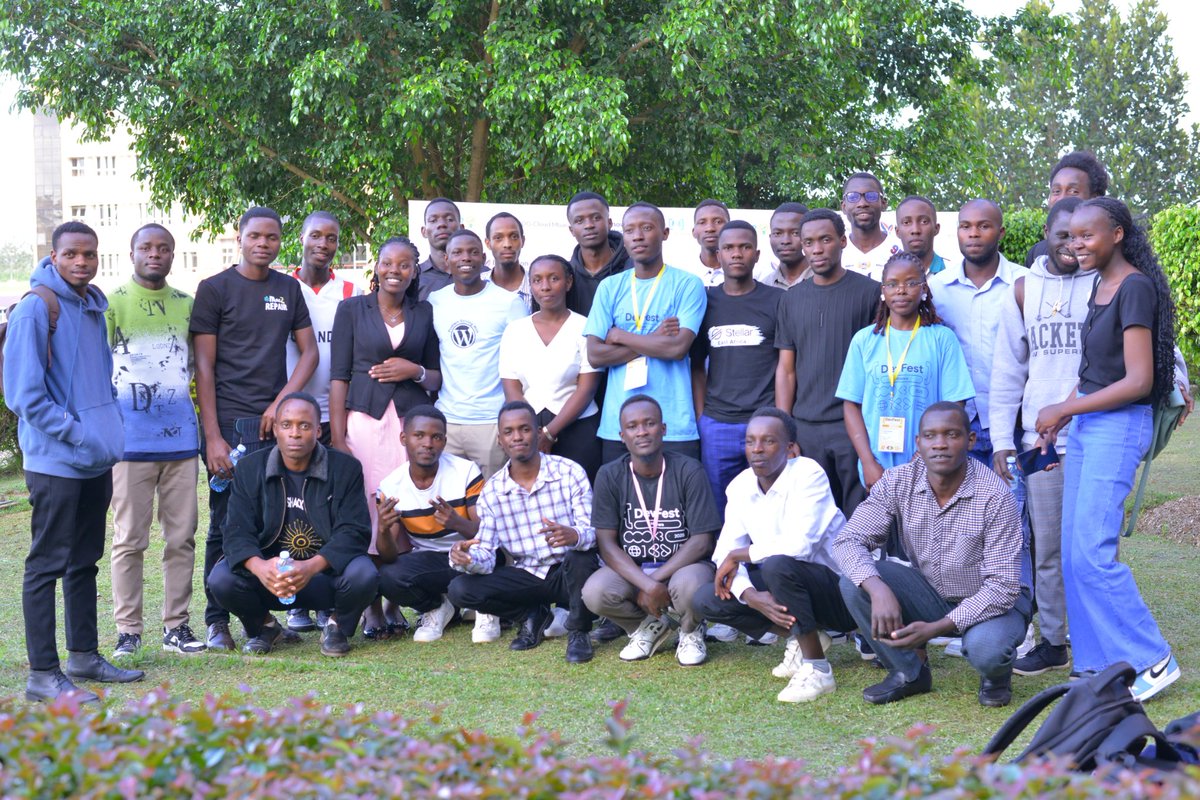 gdgkab's tweet image. Our GDG on Campus Kabale University community showing up strong at DevFest Mbarara 2025! 🚀✨

#DevFestMbarara 
#GDG 
#googledevelopergroup 
#KabaleUniversity
#GDGonCampusKabaleUniversity
