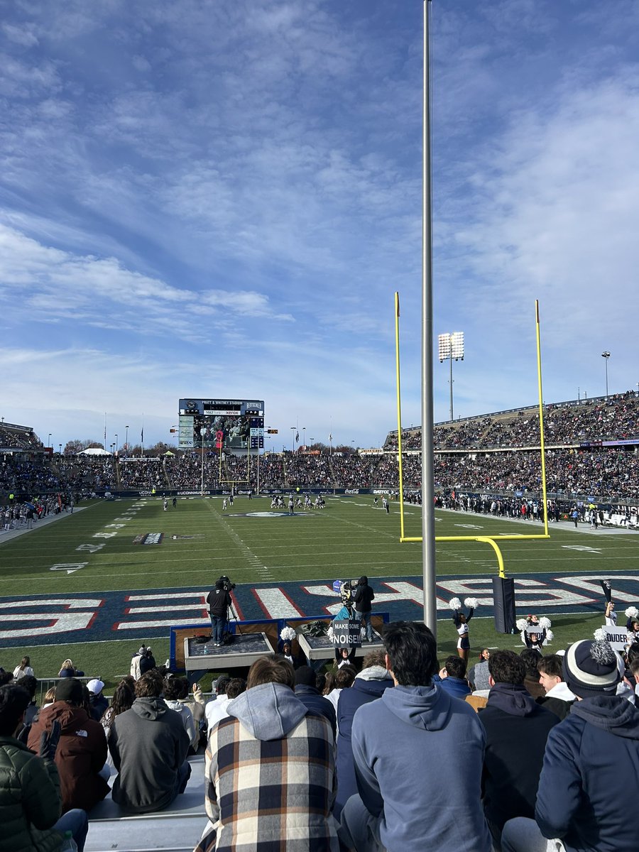 megromansky's tweet photo. #UconnRoadWarrior Part 1!! 💙💙 https://t.co/Gw9JZI8GcP