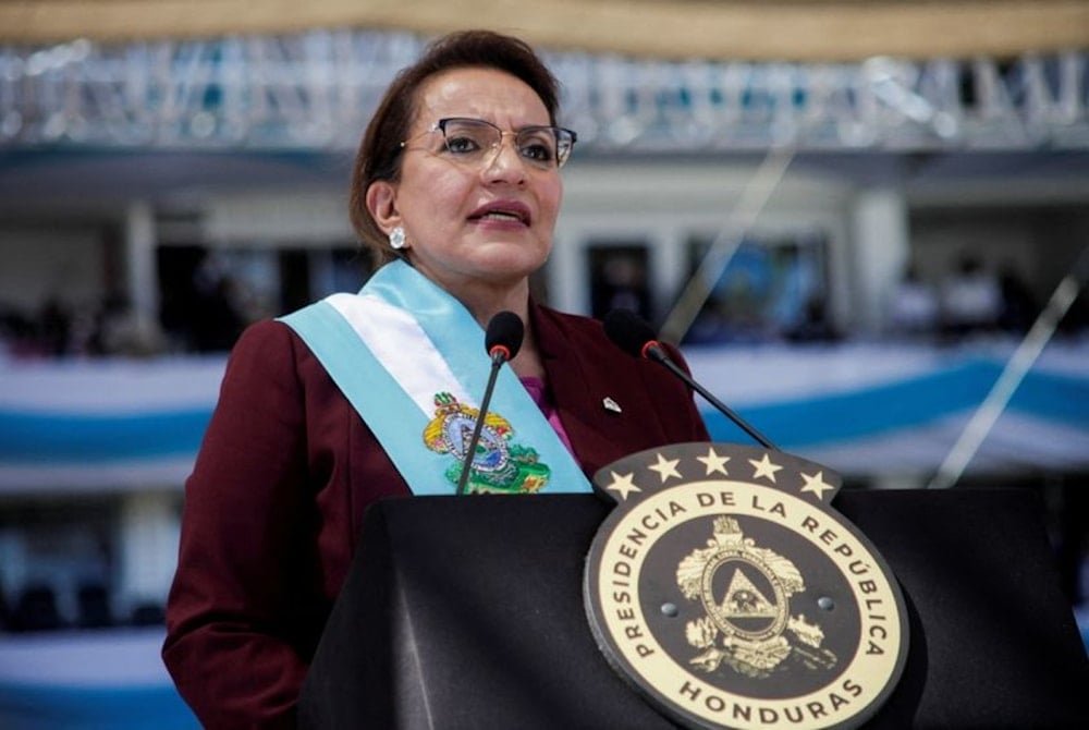 almayadeen_es's tweet photo. Xiomara Castro deja un legado de transformación social en Honduras https://t.co/cKMgPcg4CU
#PartidoLibre #XiomaraCastro #ServiciosBasicos #Honduras #InversionPublica #ReduccionDePobreza https://t.co/KeoYwquGmh