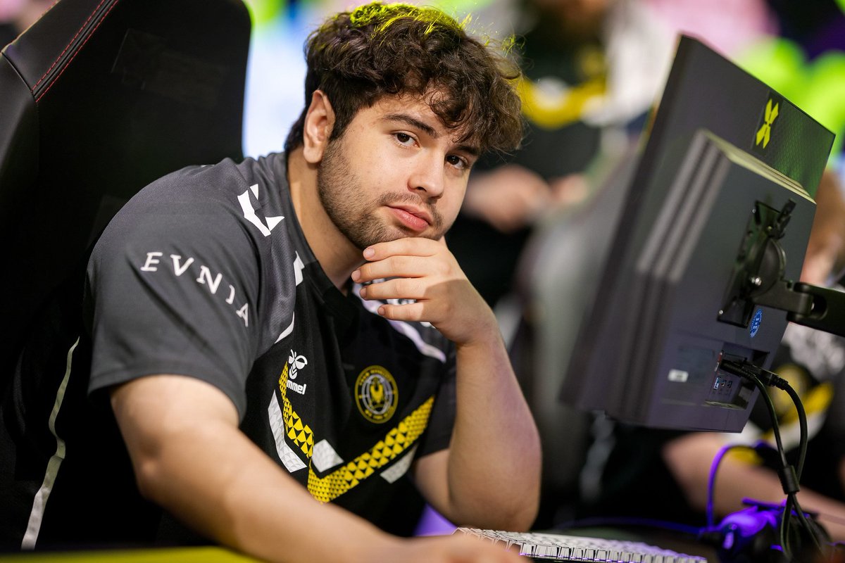 🚨🐝 A Team Vitality anunciou a saída de 🇧🇷 Less da organização

O sentinela brasileiro, campeão mundial em 2022, será reforço da 🇦🇷 KRÜ Esports na próxima temporada