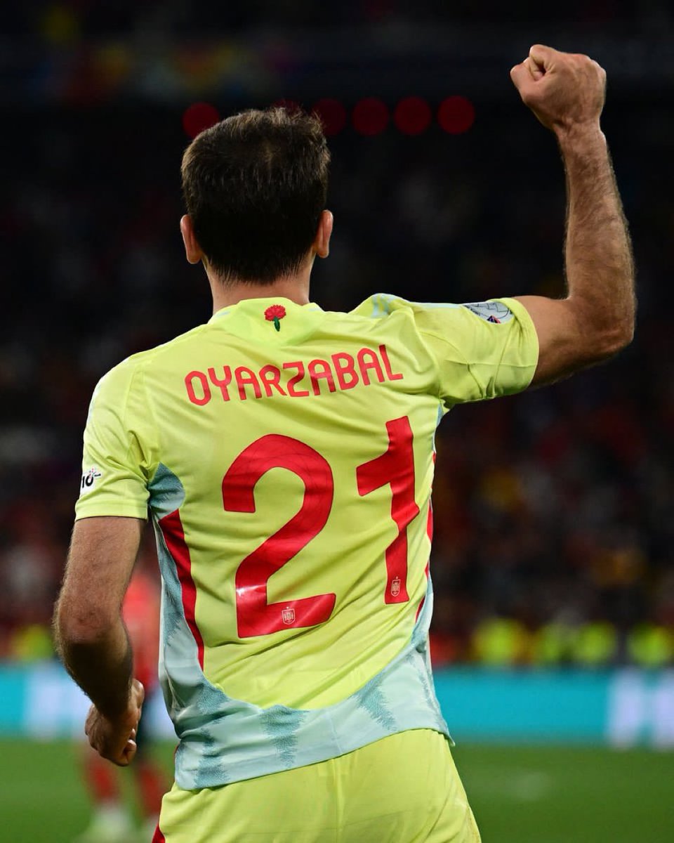 🚨 — اويارزابال خلال آخر 8 مباريات مع اسبانيا :

✅ سجل هدف أمام جورجيا 

✅ سجل هدف أمام بلغاريا 

✅ سجل هدف أمام جورجيا 

🅰️🅰️🅰️ صنع 3 أهداف أمام تركيا 

✅ سجل هدف أمام بلغاريا 

✅ سجل هدف أمام البرتغال 

🅰️🅰️ صنع هدفين أمام فرنسا

✅✅ سجل هدفين أمام هولندا

😱😱😱😱😱😱😱