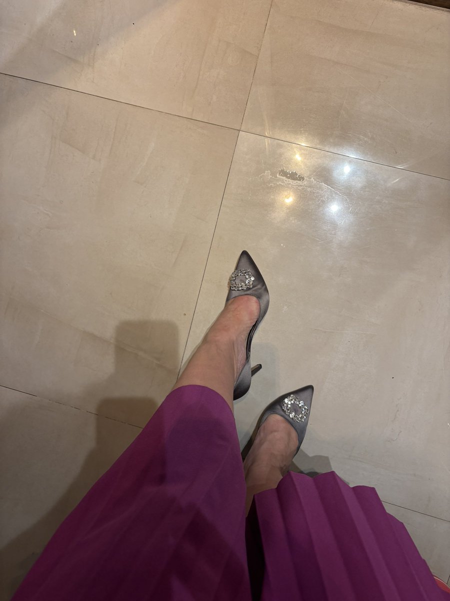 ArtoisLibra's tweet image. #dressedforsuccess Auf zum Abendessen! Züchtig as züchtig can. 
Trage mein neues Parfum, wie das duftet!