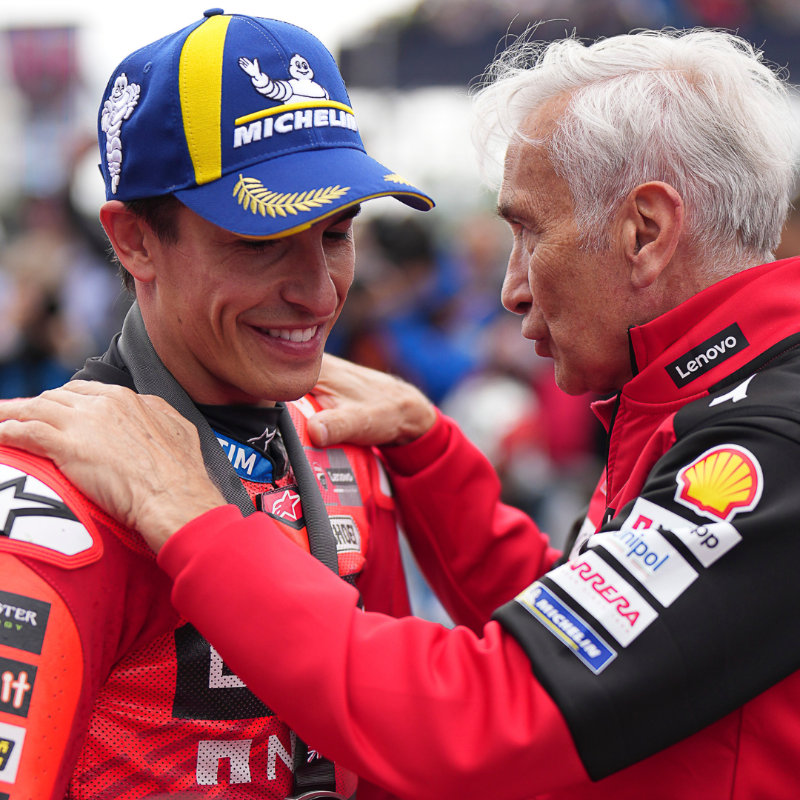 DAZN_ES's tweet photo. "Marc Márquez ha hecho feliz a mucha gente y es historia del deporte" ✨